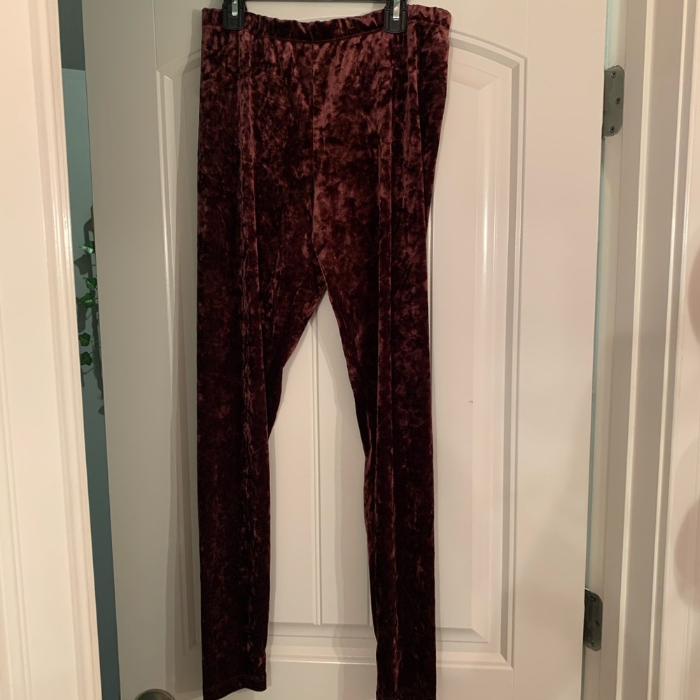Crushed velvet wine colored leggings